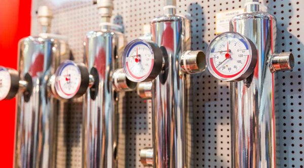 Test gauge calibration against reference standard